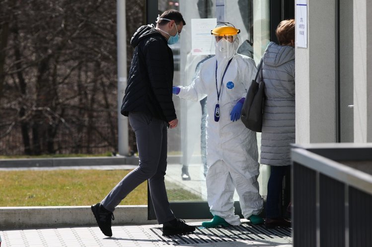 Rekordowa liczba zakażeń koronawirusem na świecie.