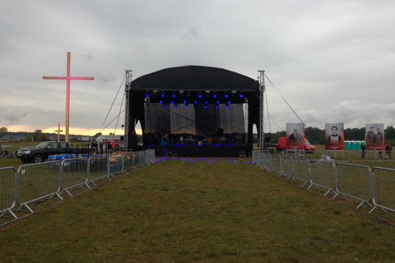 Polska pod Krzyżem. Akcja modlitewna odbędzie się 14 września na lotnisku pod Włocławkiem.