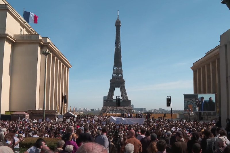Nawet 20 tys. osób mogło wziąć udział w proteście w Paryżu przeciwko wyrokowi sądu ws. zabójstwa Sarah Halimi.