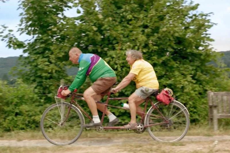 Graeme i Betty Cox z Wielkiej Brytanii nie wyobrażają sobie życia pozbawionego podróży tandemem