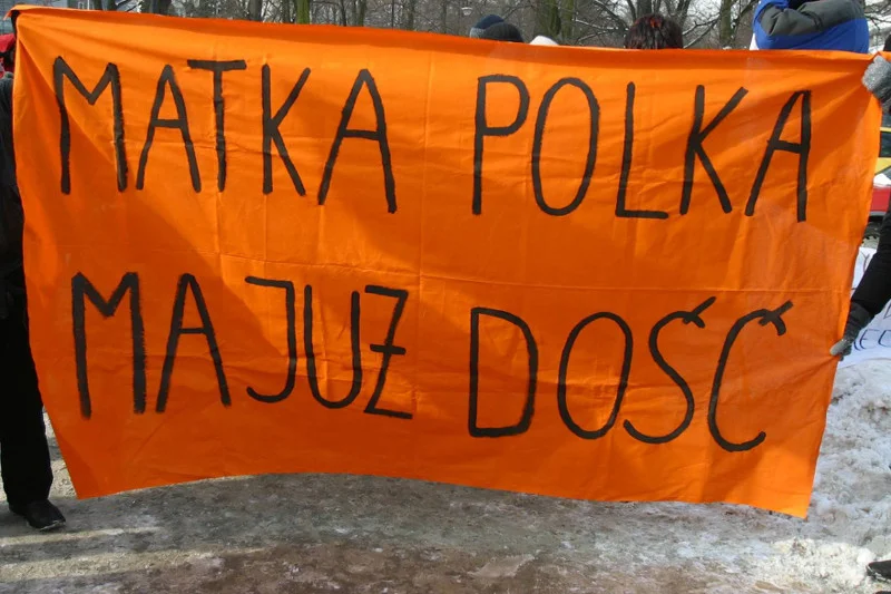 Matki protestują, ojcowie nic sobie z tego nie robią.