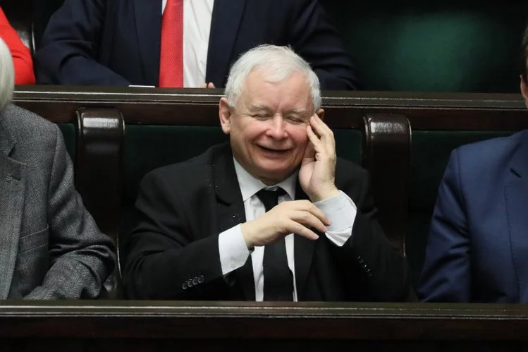PiS w nowym sondażu dla WP utrzymuje przewagę nad Koalicją Obywatelską.