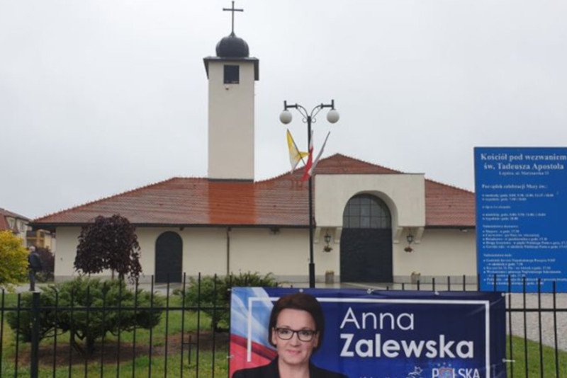 Portal tulegnica.pl zbadał, jak u nich wygląda kampania wyborcza na kościołach.