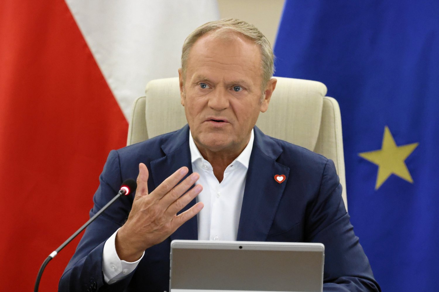 Tymi słowami Tusk zaczął specjalne posiedzenie rządu. "Rozstrzygnie o wszystkim"