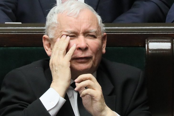 Polska spadła w rankingu demokracji przez działania PiS.