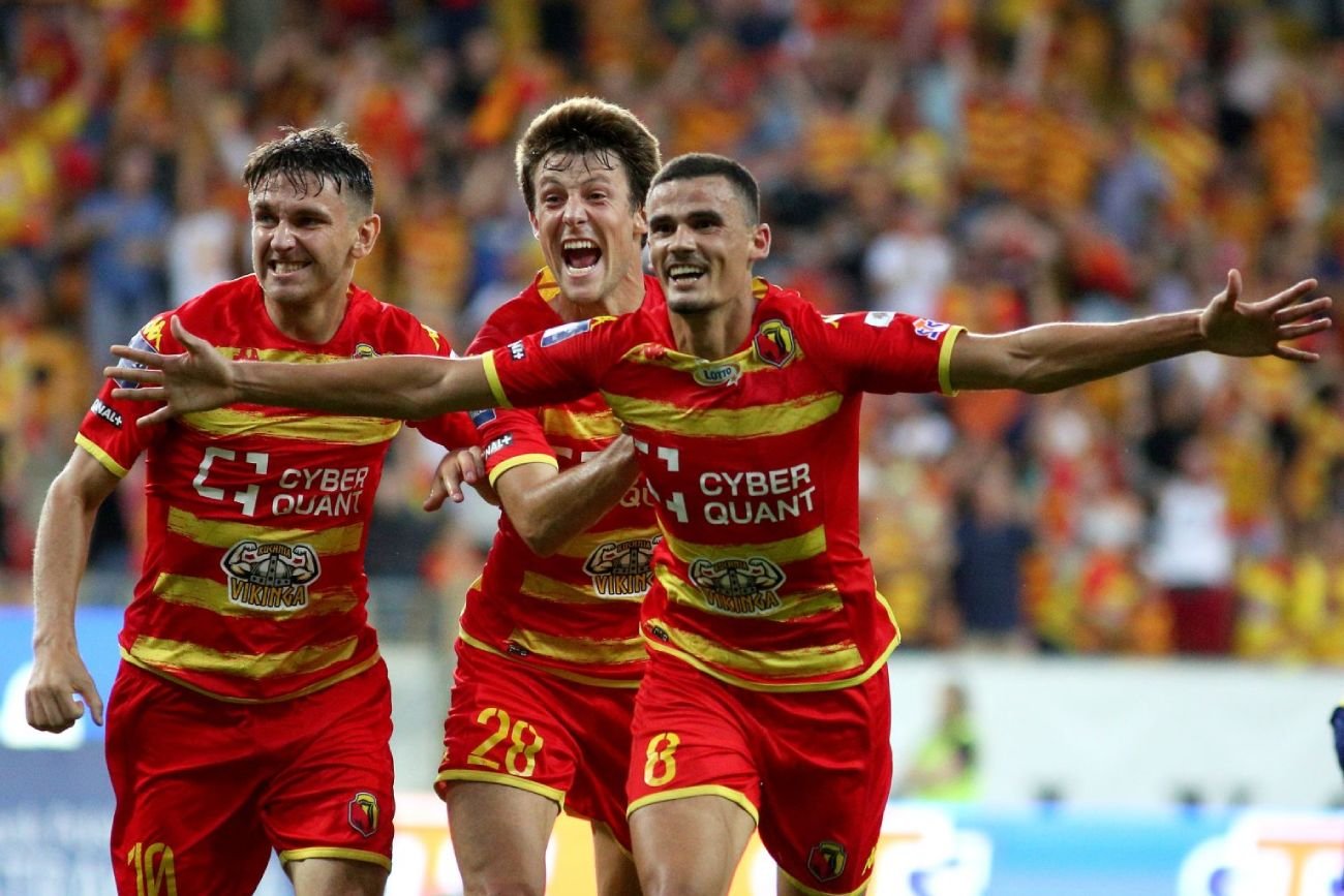 Bramka jak z gry komputerowej w PKO Ekstraklasie. Legia uratowała remis u siebie