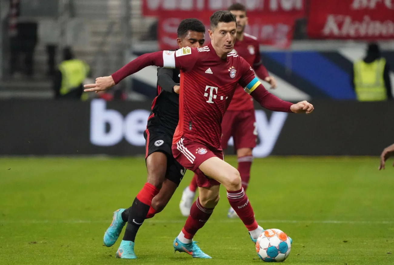 Robert Lewandowski jest wzorem nie tylko na piłkarskiej murawie, ale również w swoich działaniach poza futbolem.