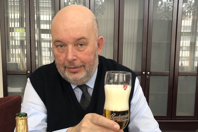 Czechy: Minister rolnictwa Miroslav Toman sam skontrolował rodzime piwo.