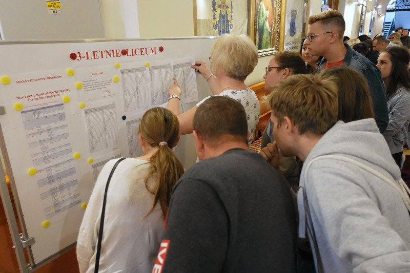 We wtorek uczniowie z sześciu województw poznali wyniki rekrutacji.
