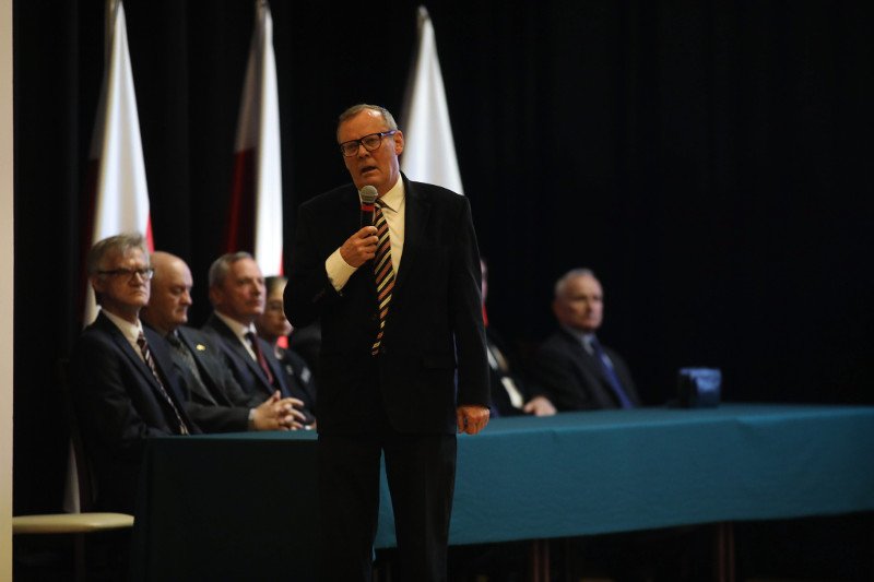 Ustalenia podkomisji analizują wszyscy – także internauci.