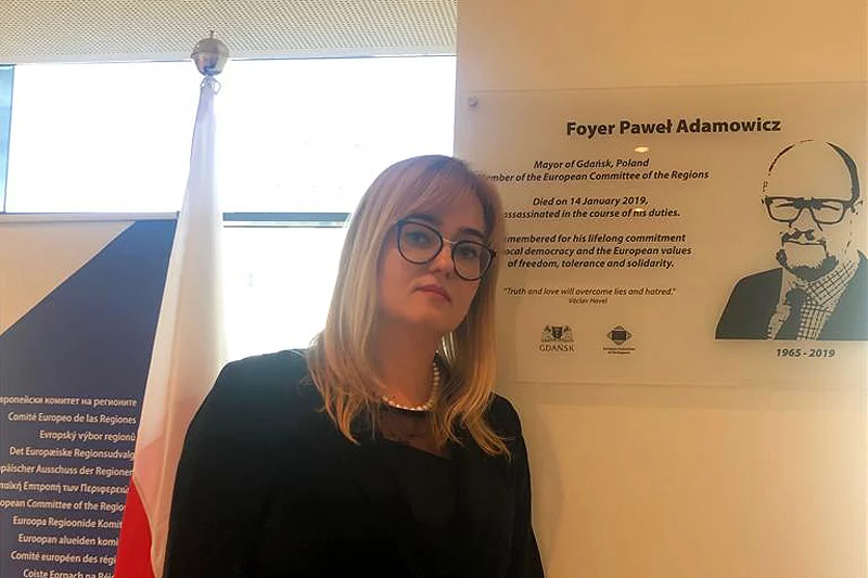 Magdalena Adamowicz opublikowała zdjęcie odsłoniętej tablicy Pawła Adamowicza w Europejskim Komitecie Regionów.