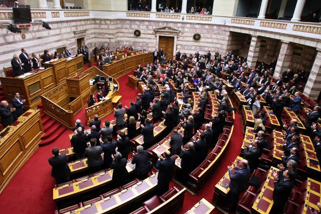 Grecki parlament zgodził się na przyjęcie kolejnego pakietu pomocy finansowej