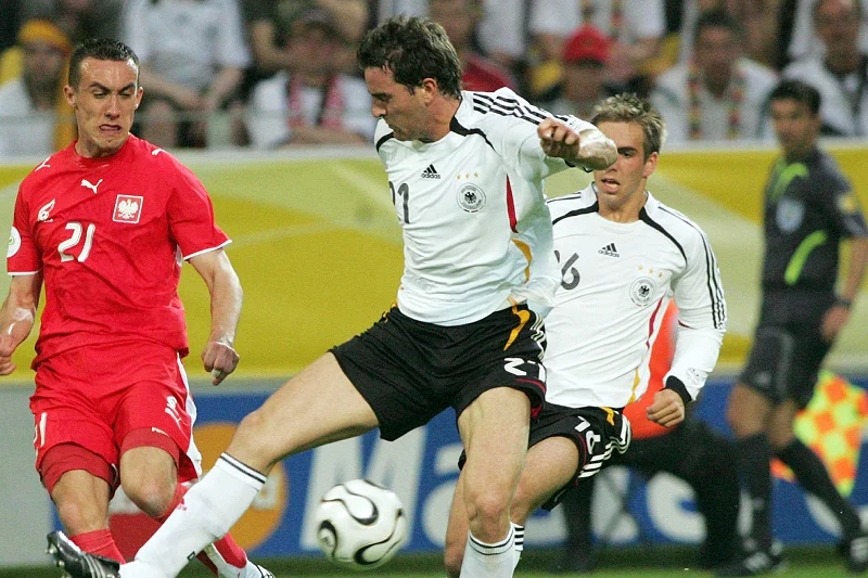 Były piłkarz reprezentacji Niemiec oraz drużyn Borussia Dortmund, Real Madryt i FC Schalke 04 Christoph Metzelder został skazany za posiadanie i rozpowszechnianie pornografii dziecięcej. Były piłkarz reprezentacji Niemiec oraz drużyn Borussia Dortmund, Real Madryt i FC Schalke 04 Christoph Metzelder został skazany za posiadanie i rozpowszechnianie pornografii dziecięcej
