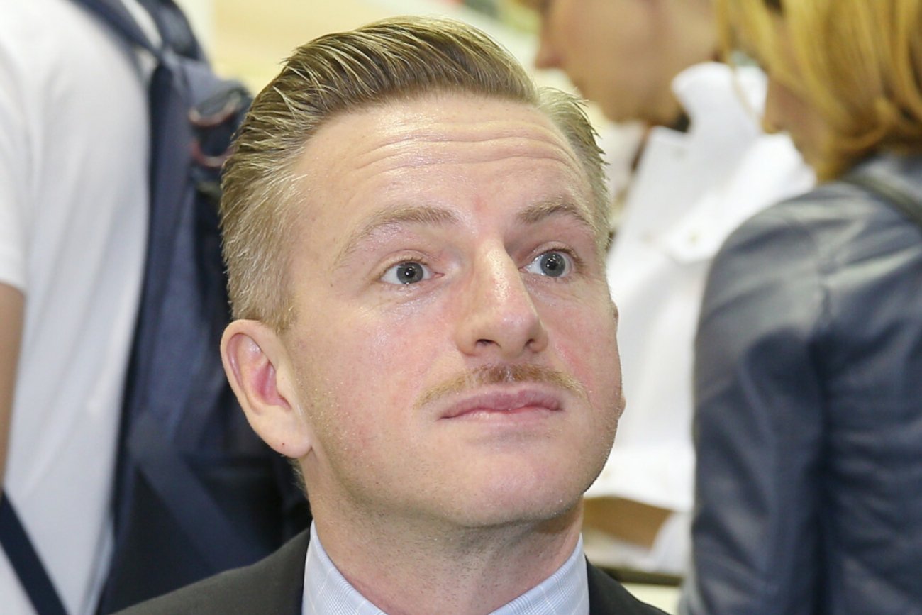 Szczepan Twardoch skomentował skomentował sprawę Łazarewicza.