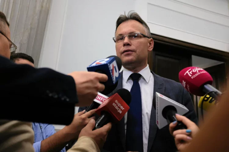 Arkadiusz Mularczyk wdał się w dyskusję z dziennikarzem TVN.