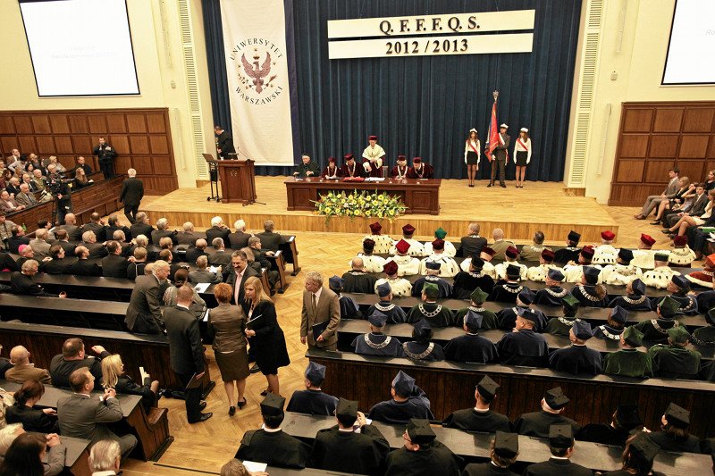 W tym roku Uniwersytet Warszawski zanotował kilkanaście tysięcy mniej zgłoszeń niż w roku ubiegłym.