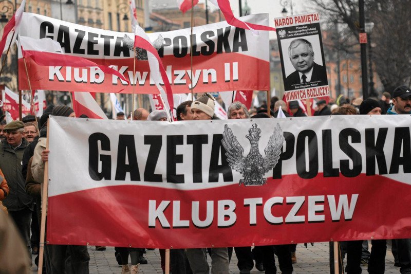 Zwolennicy PiS chcą wyjść na ulice i pokazać swoją siłę