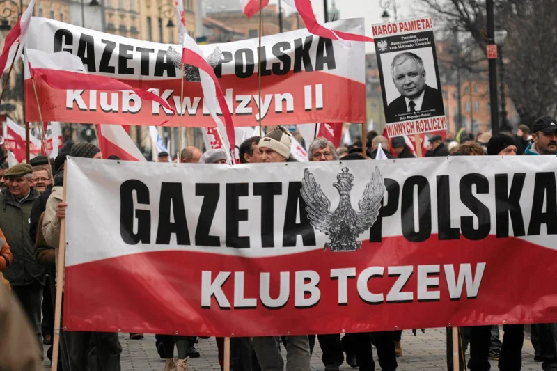Zwolennicy PiS chcą wyjść na ulice i pokazać swoją siłę