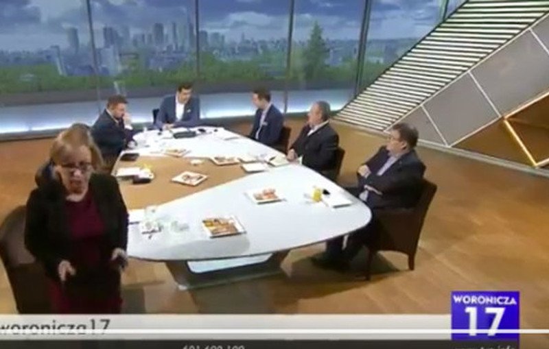 Po tym, gdy posłanka Nowoczesnej Paulina Henning-Kloska opuściła studio "Woronicza 17", zaczęły się niewybredne żarciki prowadzącego i posłów.