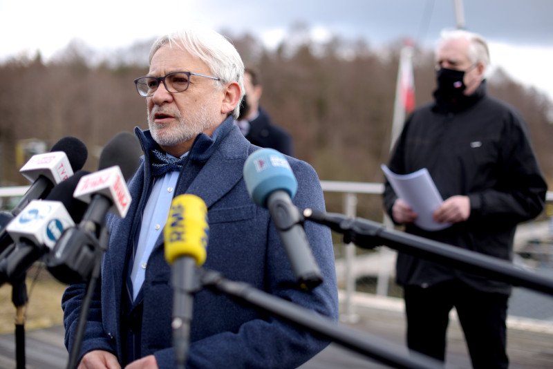 W zawiadomieniu udostępnionym przez Bortniczuka opisane są makabryczne eksperymenty na przedwcześnie narodzonych dzieciach, których miał się dopuszczać prof. Maksymowicz.