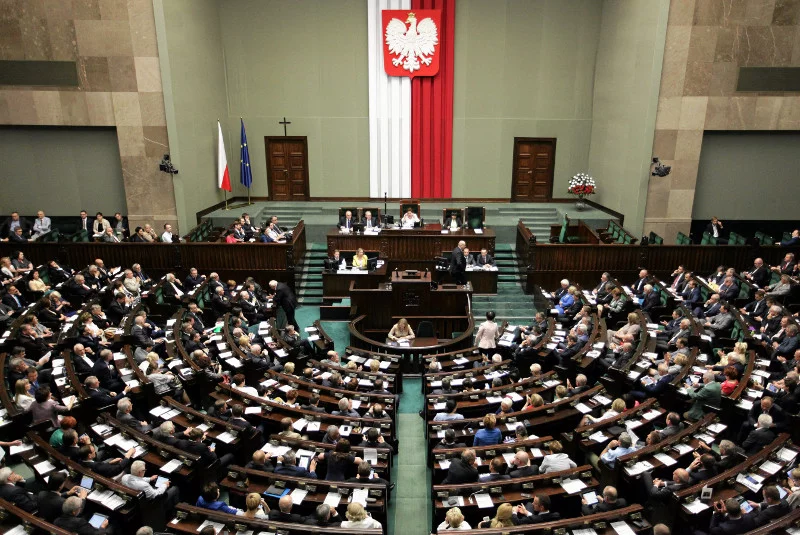 W Sejmie trwa walka o..miejsca na sali posiedzeń.