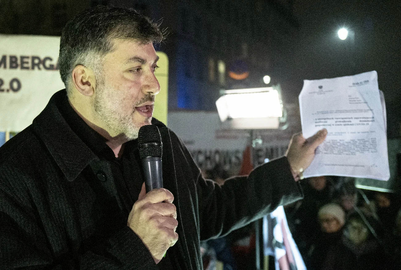 Artur Dziambor z Konfederacji jednak popiera szczepienia?