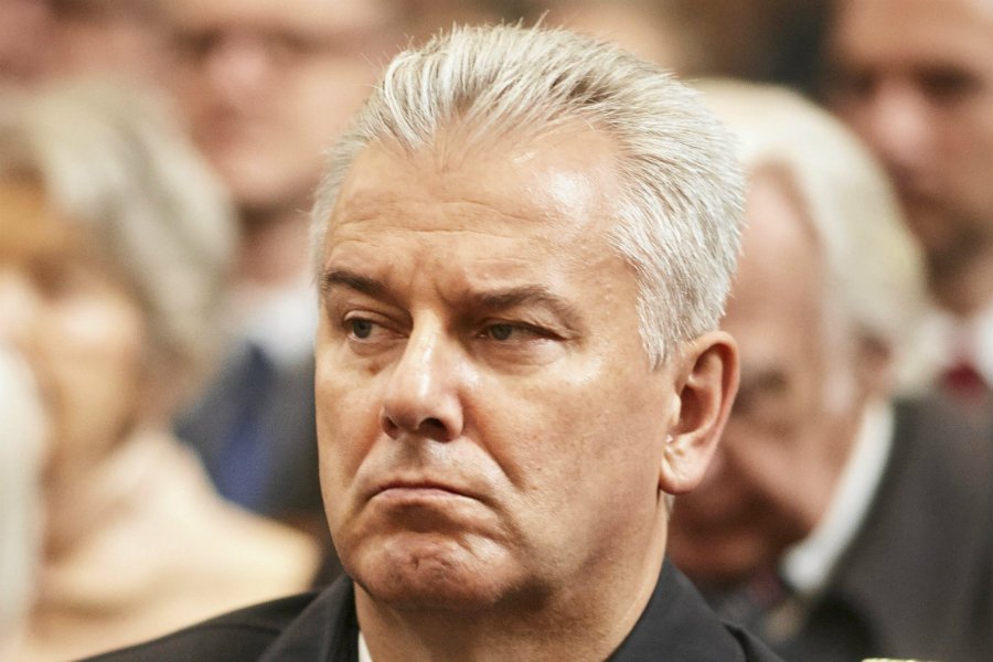 Cezary Grabarczyk usłyszał zarzut nielegalnego zdobycia pozwolenia na broń.