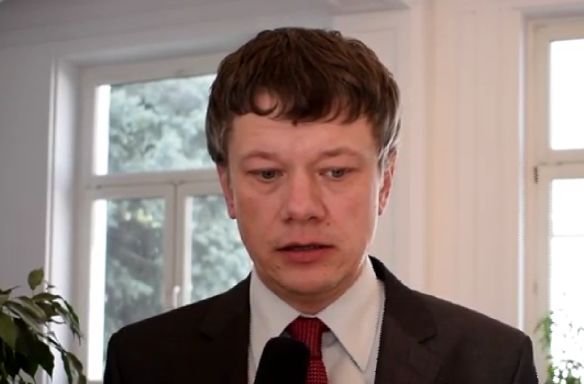 Bartłomiej Dyba-Bojarski zdecydował się opuścić szeregi Prawa i Sprawiedliwości po nocnym głosowaniu w sprawie wyborów prezydenckich. Bartłomiej Dyba-Bojarski, radny z Łodzi, były członek PiS.