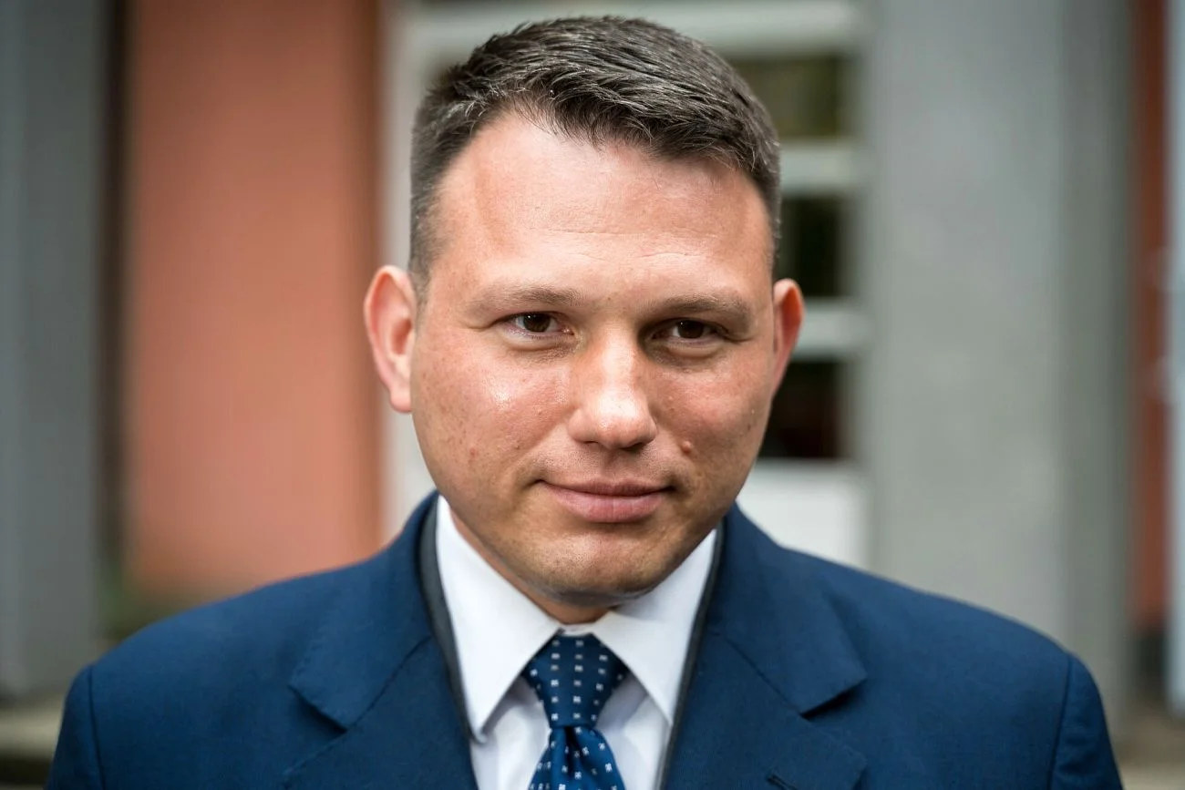 Mentzen ogłosił, że decyzję o ewentualnym poparciu Nawrockiego lub Trzaskowskiego podejmie w środę Mentzen ogłosił, że decyzję o ewentualnym poparciu Nawrockiego lub Trzaskowskiego podejmie w środę