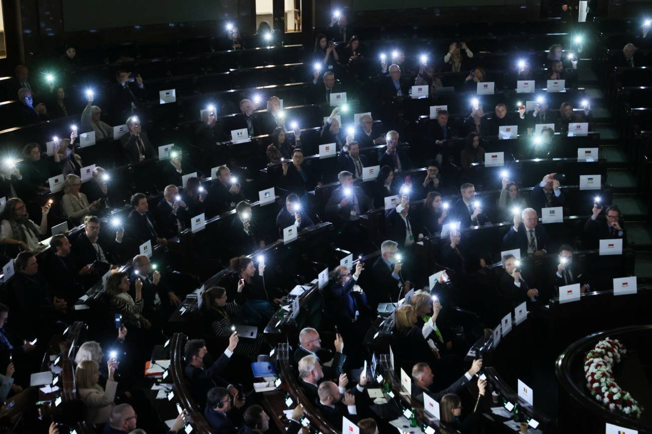 W polskim Sejmie zgasło światło. Gest solidarności z Ukrainą po blackoucie