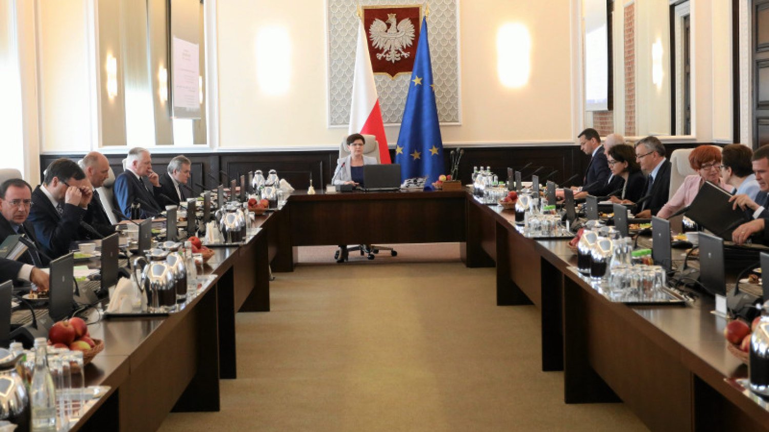 W rządzie pojawia się coraz więcej politycznych pożarów, które musi gasić premier Beata Szydło albo sam prezes Jarosław Kaczyński