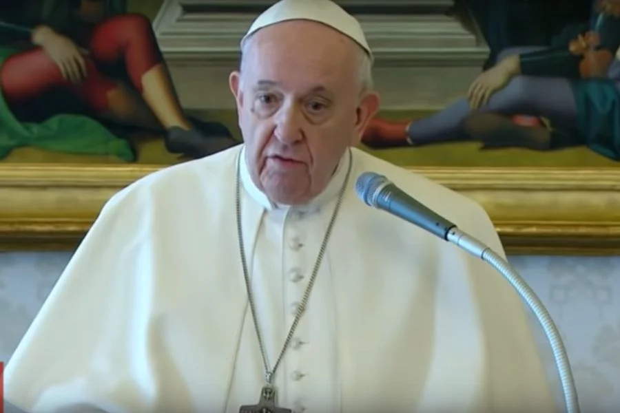 Papież Franciszek odprawił niedzielną modlitwę w bibliotece