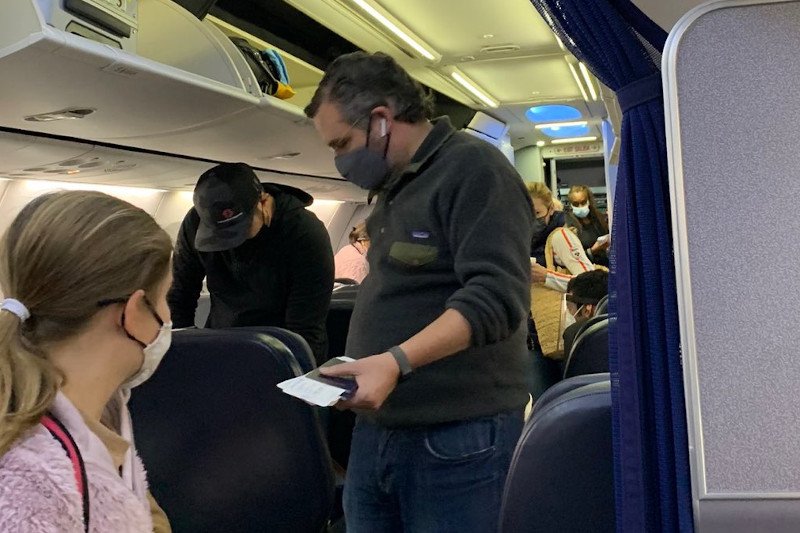 Senator Ted Cruz poleciał do Meksyku w czasie, kiedy Teksas zmaga się z kryzysem energetycznym.