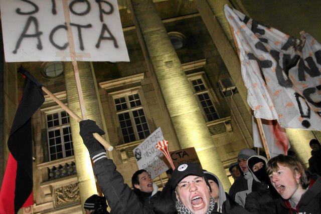 Najpierw ACTA, teraz ustawa antyterrorystyczna. Rząd chce nas inwigilować