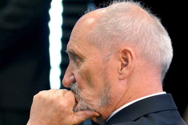 Ministerstwo Obrony Narodowej nie odpowiedziało na pytania dziennikarzy o to, jak to się stało, że były pracownik SB Jan Kudrelek został zatrudniony w kontrwywiadzie.