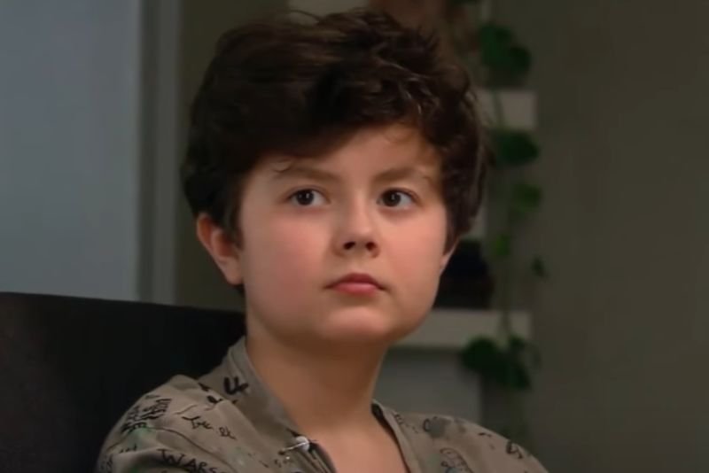 Serialowy Kacperek zmienił się nie do poznania.