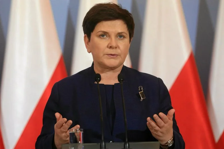 Beata Szydło już nie spływa Dunajcem na tratwie. Wróciła do polityki i na spotkaniu z wyborcami w Kutnie zapowiedziała kompleksowy program pomocy dla niepełnosprawnych.