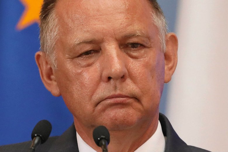 Syn szefa NIK Mariana Banasia miał dostać 700 tys. zł z publicznych pieniędzy.