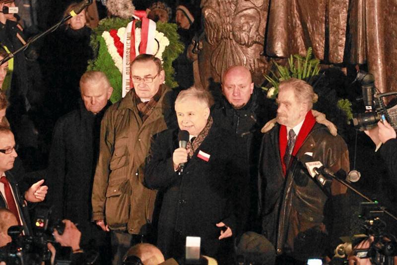 Jarosław Kaczyński 13 grudnia 2011 roku zgromadził na Marszu Solidarności i Niepodległości kilka tysięcy zwolenników.