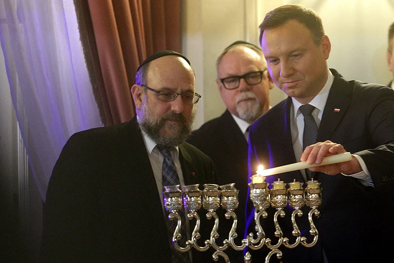 W rozmowie z naTemat.pl naczelny rabin Polski podkreśla, że woli skupiać się na dalszym budowaniu dobrych relacji polsko-żydowskich.