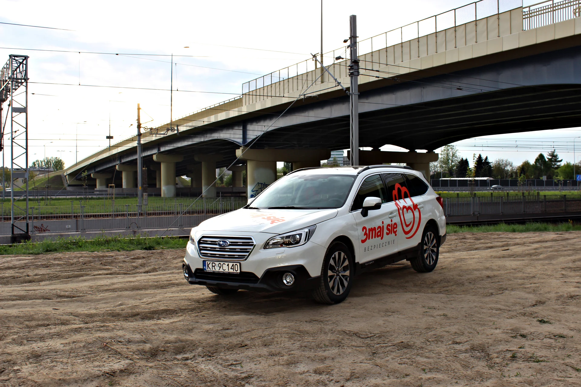 Subaru Outback piątek generacji to masywne kombi, które bez kompleksów podchodzi do jazdy w wielu warunkach.