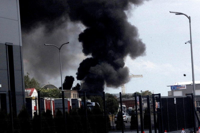 Czarny dym nad S8 (zdjęcie ilustracyjne)