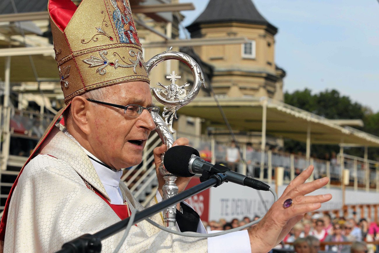 Bp Antoni Długosz podczas Apelu Jasnogórskiego w Częstochowie oznajmił, że z wielkim bólem przeżywa "zaplanowany atak na biskupów", który wiąże się z kwestią pedofilii w Kościele.