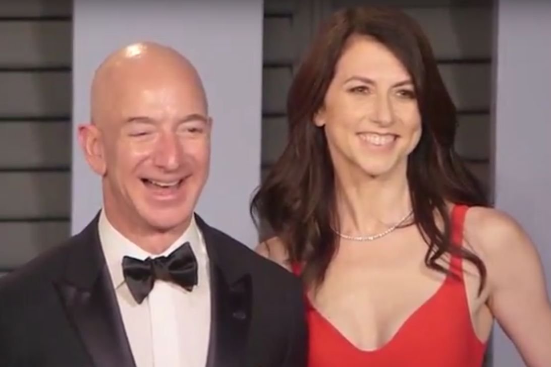 Jeff i MacKenzie Bezos sprawiali wrażenie szczęśliwego małżeństwa. Jednak po 25 latach rozwodzą się
