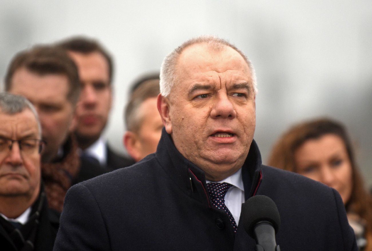 Jacek Sasin w USA. Zabrał ze sobą byłego ochroniarza