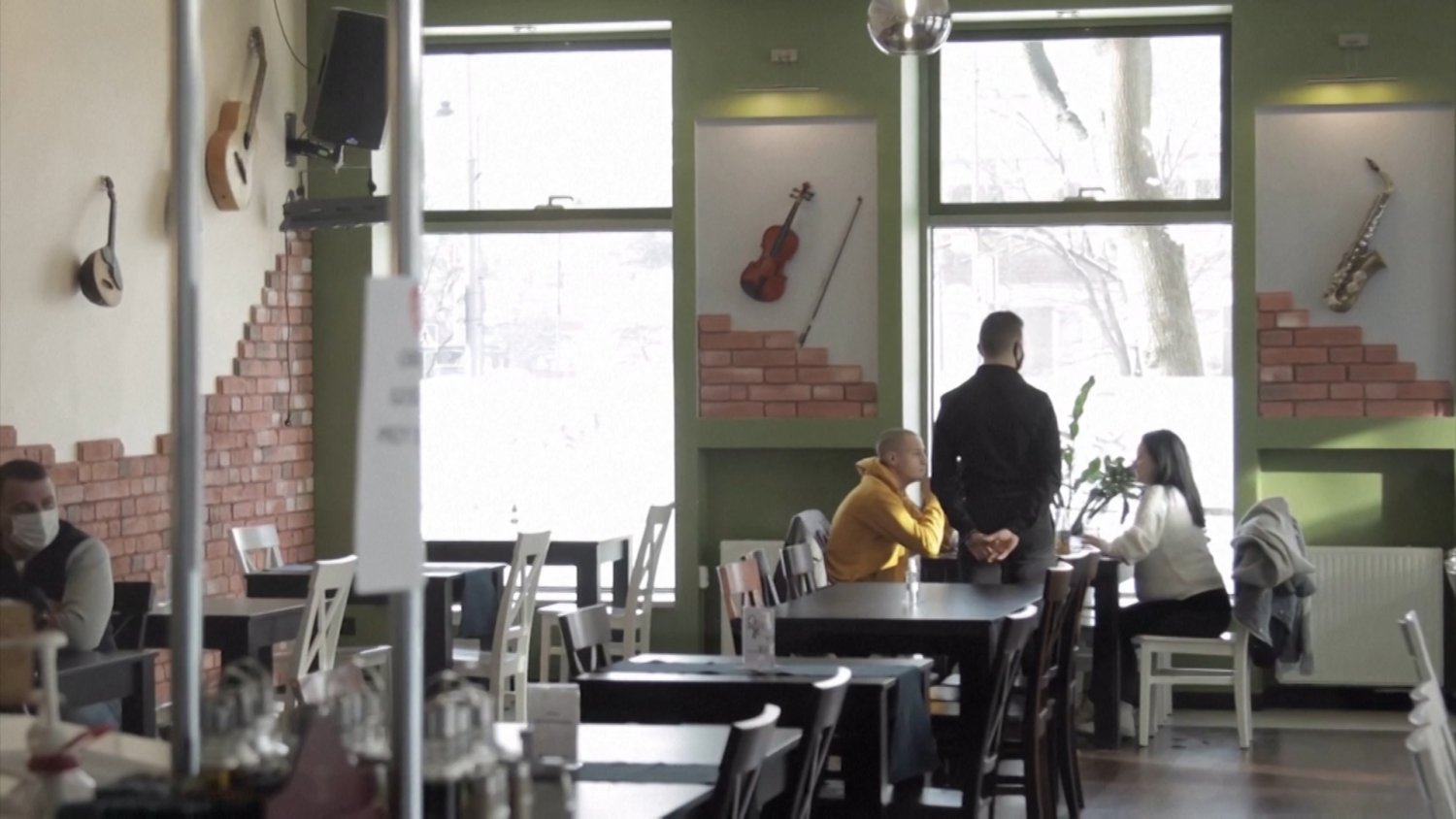 Przedsiębiorcy mają dość - otwierają się restauracje, siłownie i kluby fitness