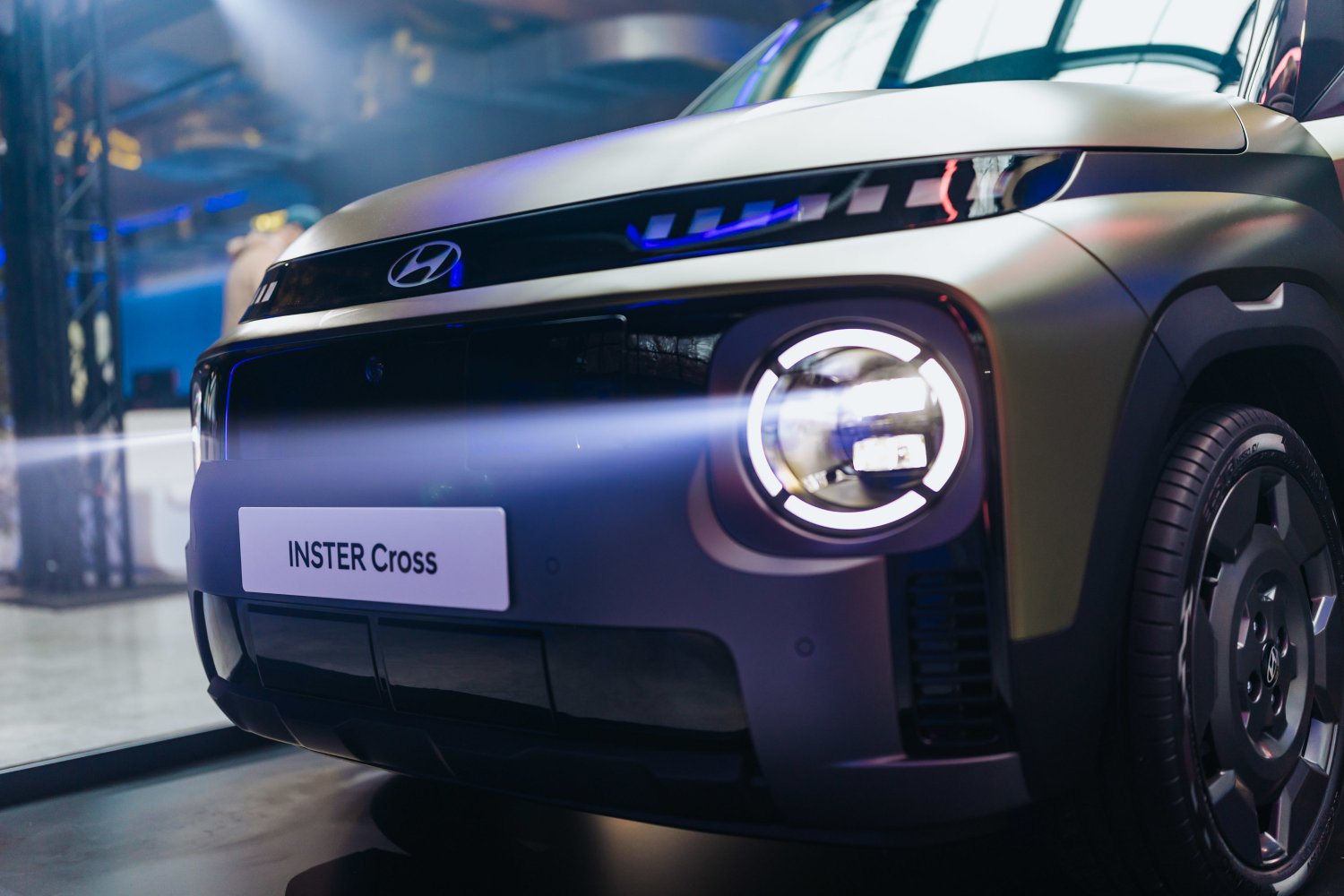 Hyundai Inster to małe, elektryczne, miejskie auto.