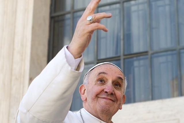 Papież Franciszek od marca jest użytkownikiem Instagrama, udziela się też na Twitterze.