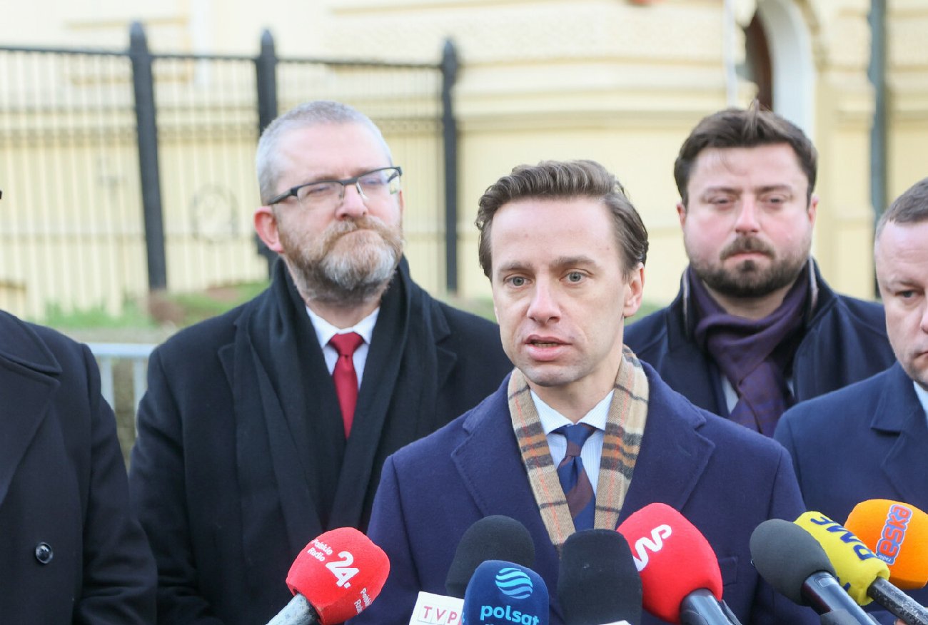 Ważą się losy Bosaka. Jest definitywny termin ws. wyrzucenia Brauna.