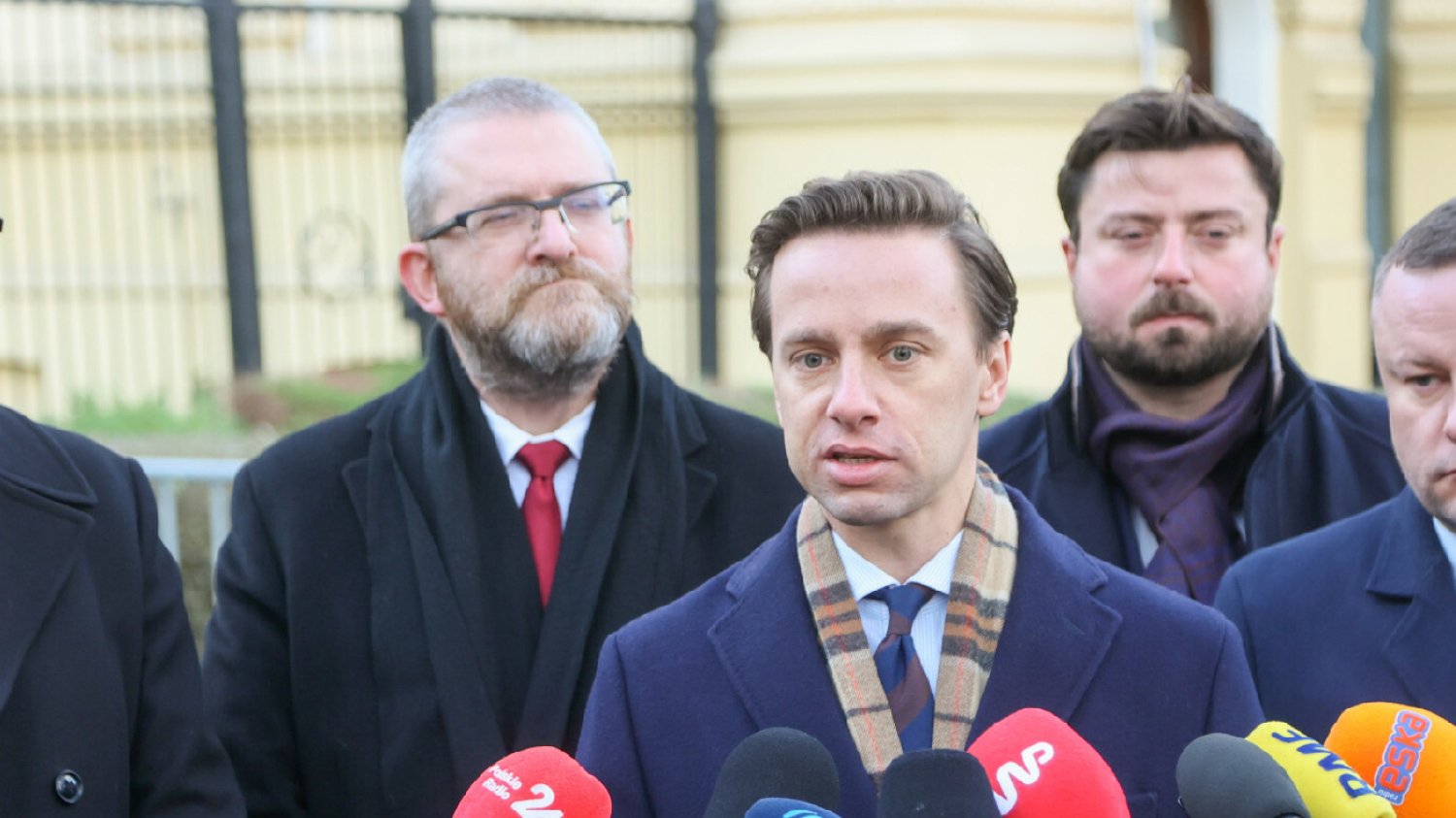 Ważą się losy Bosaka. Jest definitywny termin ws. wyrzucenia Brauna.